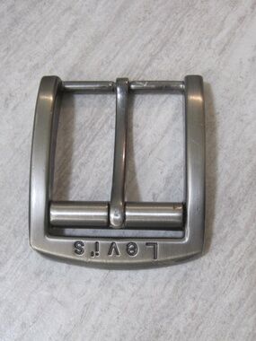 Levi's Unisex Belt Buckle.